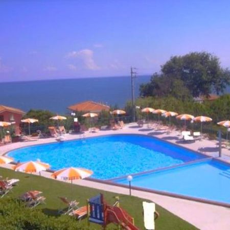 Casa Vacanza “Via Verde” Рокка-Сан-Джованни Экстерьер фото