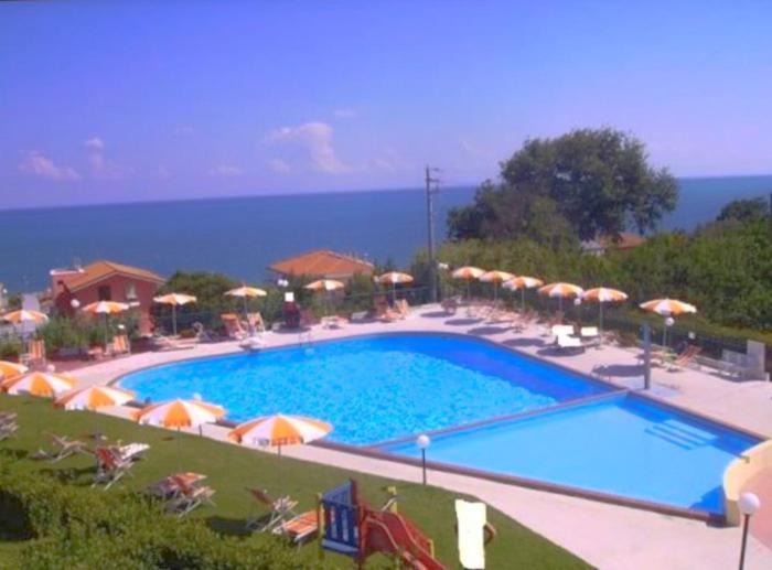 Casa Vacanza “Via Verde” Рокка-Сан-Джованни Экстерьер фото